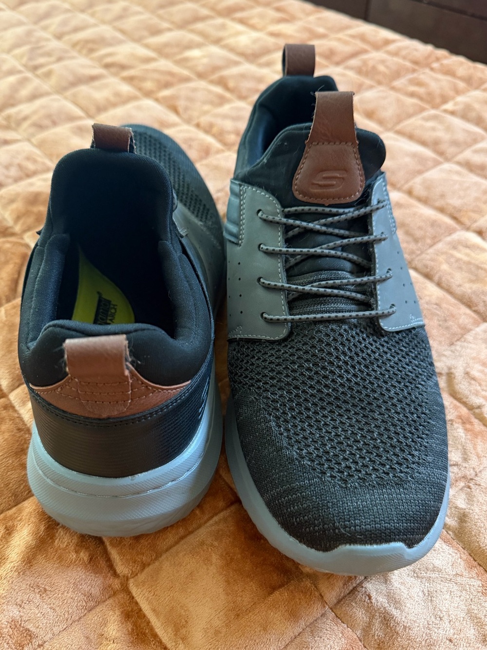 Skechers Slip-On Memory Foam Sneakers | sz 10.5